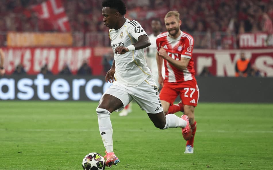 Mesmo com pedido de torcedores, Real Madrid não se manifestou sobre possível saída do atleta (Foto: Karl-Josef HILDENBRAND / AFP)