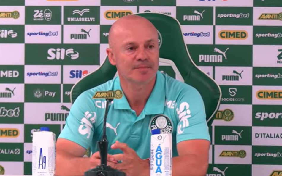 VItor Castanheira, auxiliar de Abel Ferreira no Palmeiras