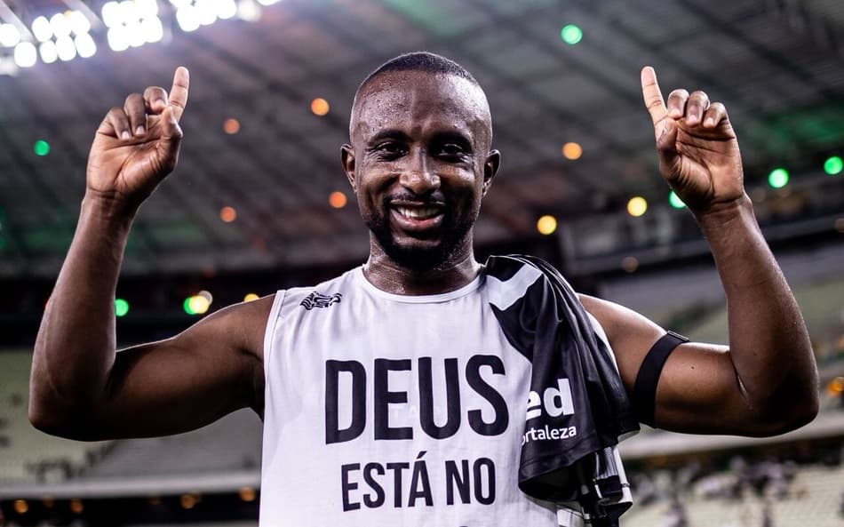 Dieguinho comemora vitória do Ceará (Foto: Divulgação/Ceará)