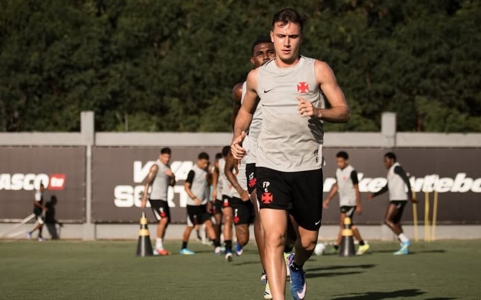 Jogadores do Vasco durante treino nesta quarta-feira (8) (Foto: Dikrah Sahagian/Vasco)