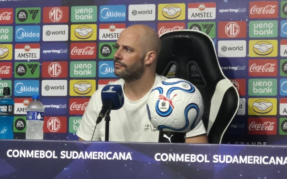 Franclim Carvalho em entrevista coletiva após jogo do Botafogo (Foto: Vítor Silva/Botafogo)