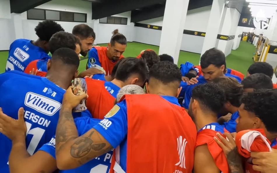 Confira bastidores de vitória do Cruzeiro na Libertadores