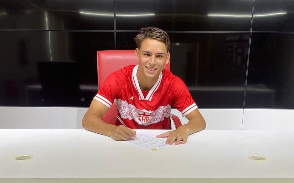 CRB acerta contratação de lateral destaque da Copinha