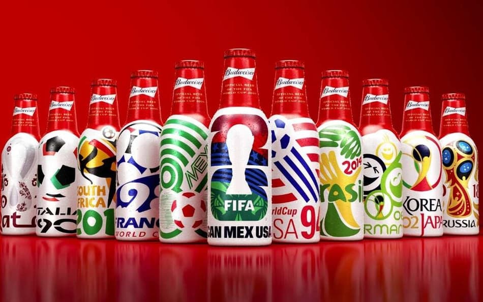Em clima de Copa, Budweiser divulga novas garrafas colecionáveis
