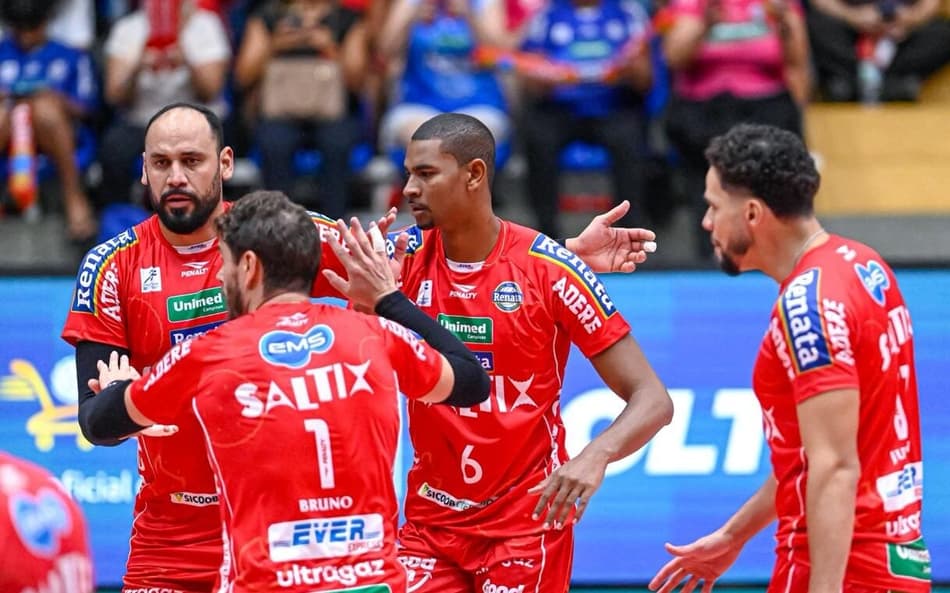 Campinas vence Praia Clube e sai na frente na semifinal da Superliga (Foto: Pedro Teixeira/ Vôlei Renata)