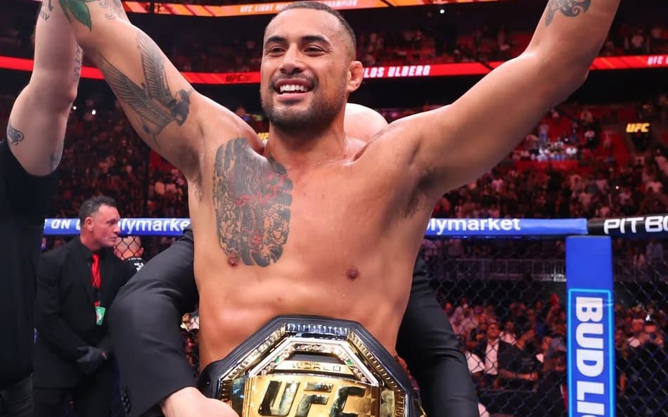 Carlos Ulberg conquista cinturão dos meio-pesados do UFC (Foto: Reprodução/UFC)