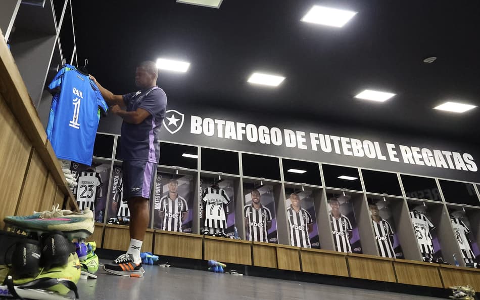 Botafogo confirmou escalação para enfrentar o Coritiba