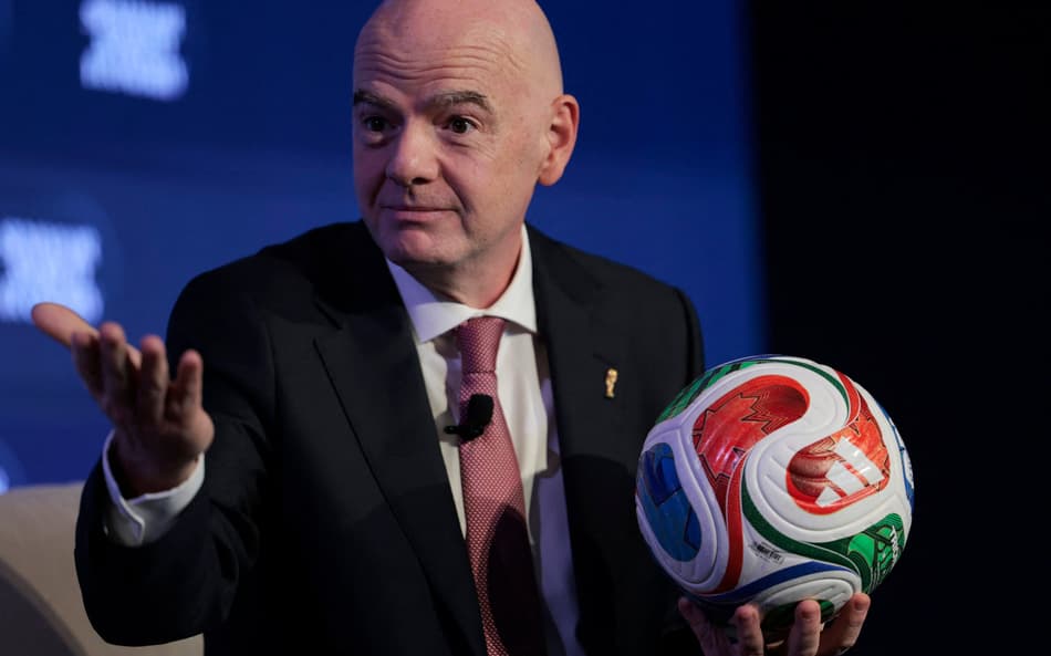 Gianni Infantino defendeu o valor dos ingressos para a Copa do Mundo (Foto: Kent Nishimura/AFP)