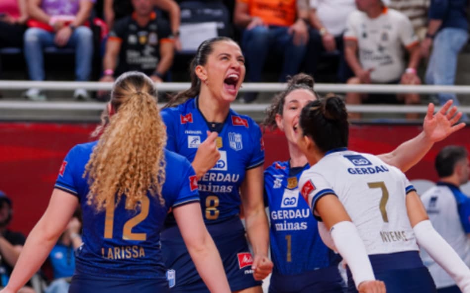 A emoção das jogadoras do Minas na vitória sobre o Osasco (Foto: Divulgação/Osasco)