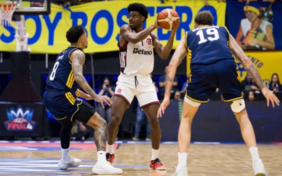 No dia do adeus a Oscar, Flamengo perde para o Boca na semifinal da BCLA