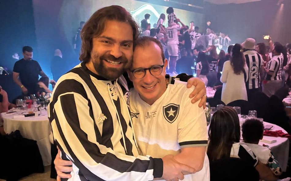 João Paulo Magalhães (esquerda), presidente do Botafogo, e João Paulo Menna Barreto (direita), novo membro do Conselho Administrativo da SAF do Botafogo (Foto: Divulgação)