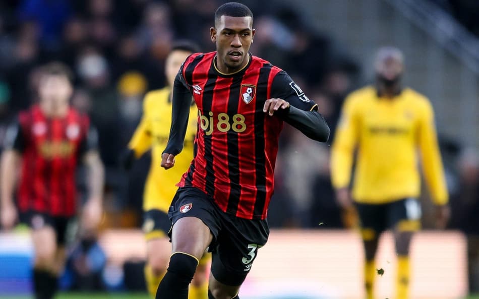 Rayan, ex-Vasco, em ação pelo Bornemouth (Foto: Reprodução/X)