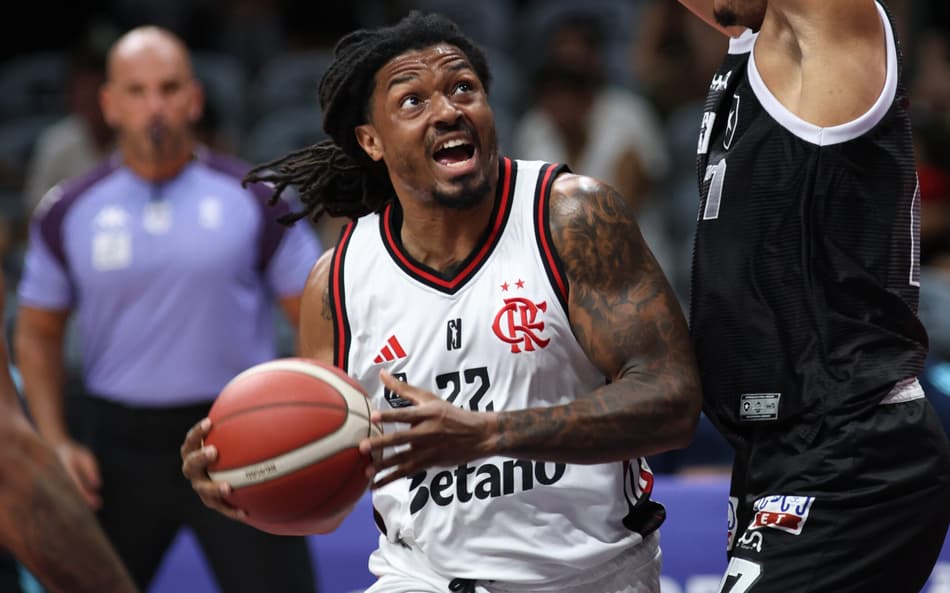 Shaq Johnson, do Flamengo, em ação contra o Botafogo no NBB (Foto: Mariana Sá / CRF)
