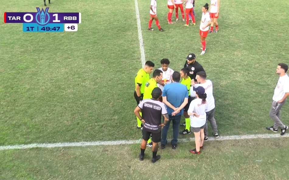 Protocolo antirracismo é acionado em jogo do Brasileirão Feminino sub-20. (Foto: reprodução/CBF TV)