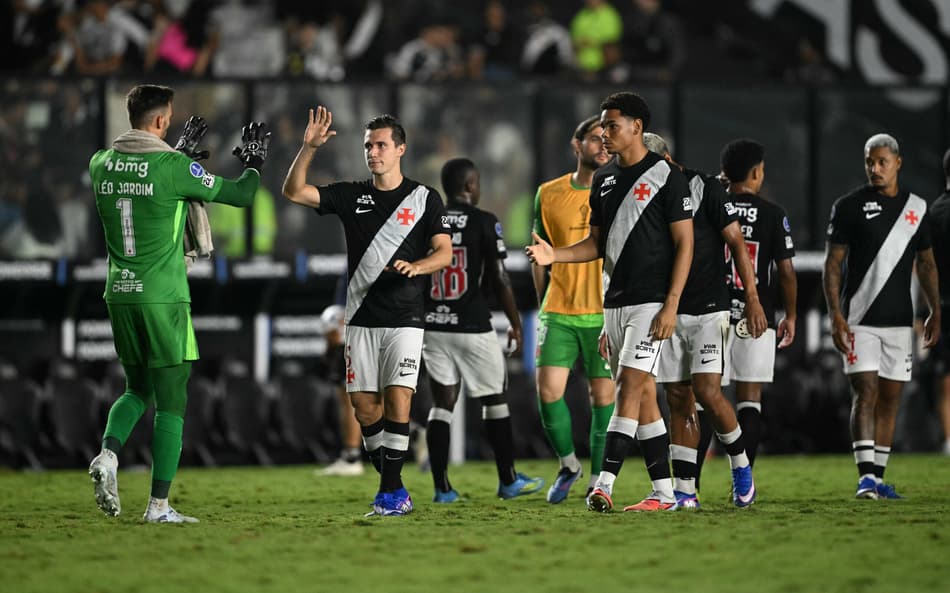 O Vasco venceu o Olimpia por 3 a 0 pela Sul-Americana (Foto: MAURO PIMENTEL / AFP)