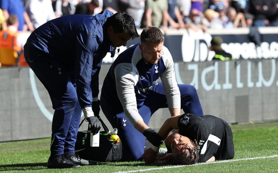Xavi Simons, do Tottenham e da Holanda, rompeu o LCA e está fora da Copa do Mundo (Foto: Darren Staples / AFP)