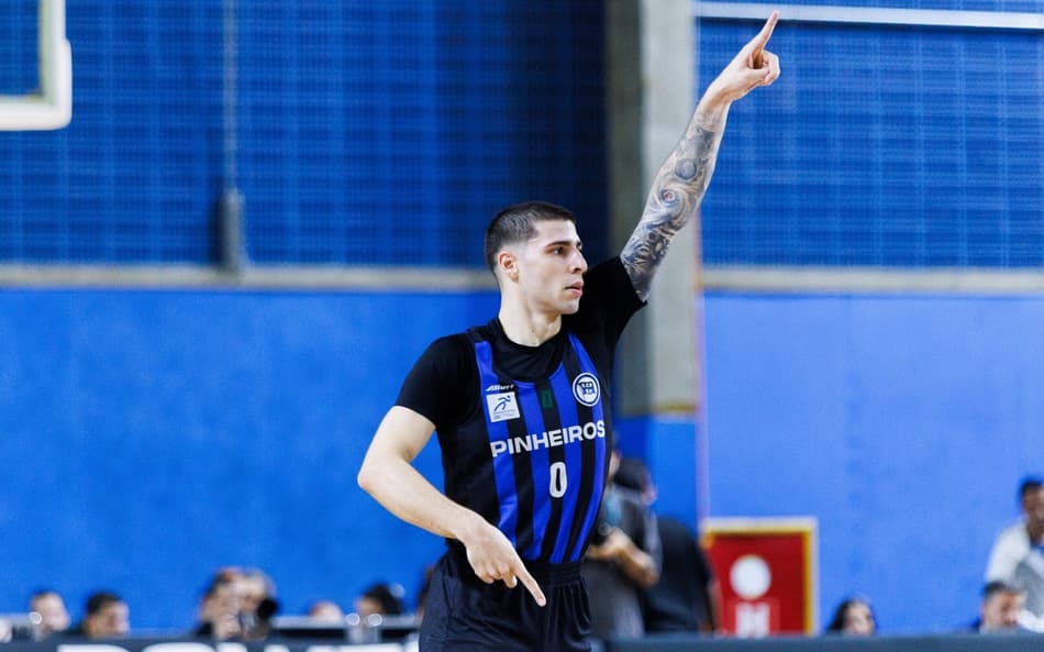 Gregate comemora ponto em Pinheiros x Corinthians pelo jogo 1 da semifinal do NBB 25/26 (Foto: Gabriella Garbim/ECP)