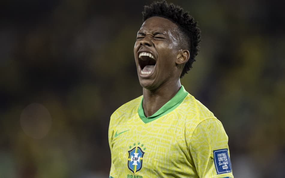 Estêvão comemora gol pela Seleção Brasileira (Foto: Eduardo Anizelli/Folhapress)