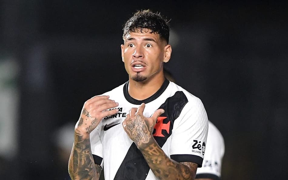 Saldívia marcou gol contra na Sul-Americana (Foto: Thiago Ribeiro/AGIF/Folhapress)
