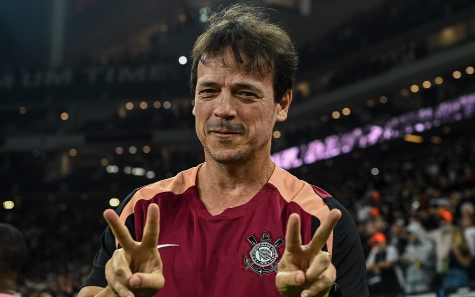Diniz amplia desempenho em casa e Corinthians busca vaga na próxima fase da Copa do Brasil (Foto: Roberto Sungi/AtoPress/Folhapress)