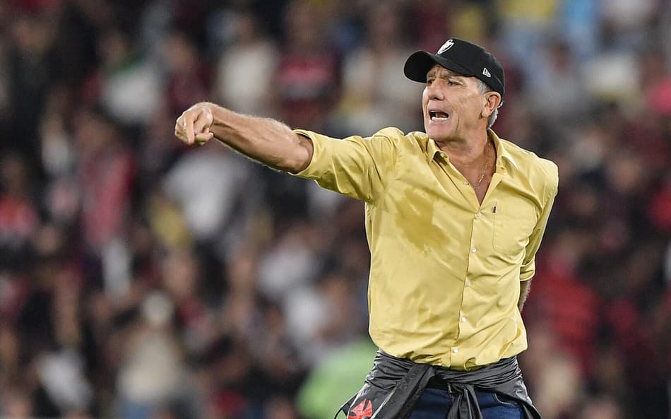 Renato Gaúcho no clássico entre Flamengo e Vasco (Foto: Thiago Ribeiro/AGIF/Folhapress)