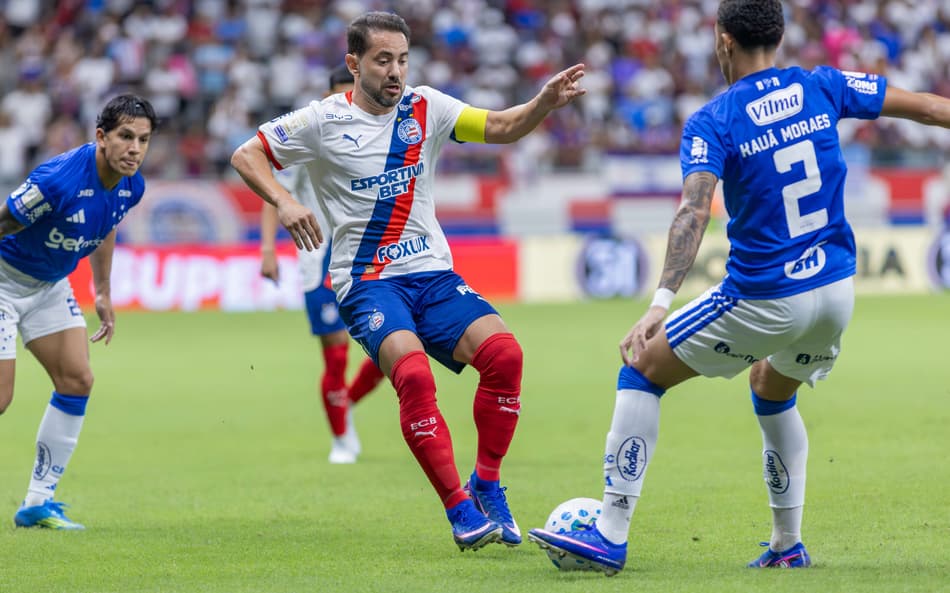 Bahia e Cruzeiro se enfrentam na Arena Fonte Nova (Foto: Marcio Jose/AGIF/Folhapress)