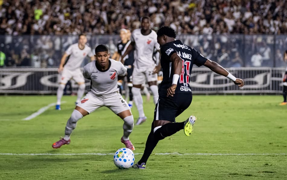 Vasco e Athletico duelam em São Januário (Foto: Alexandre Maia/MyPhoto Press/Folhapress)