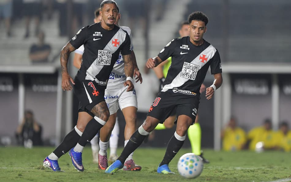 Gol perdido em Vasco x Paysandu causa revolta: 'Meu Deus'