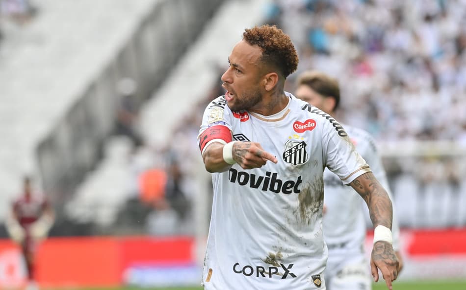 Neymar foi titular do Santos na derrota para o Coritiba, na Neo Química Arena. (Foto: Marcello Zambrana/AGIF/Folhapress)