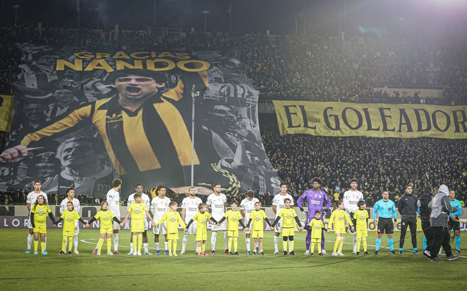 Peñarol x Corinthians terminou empatado em 1 a 1 (Foto: Gaston Britos/FocoUy/DiaEsportivo/Folhapress)