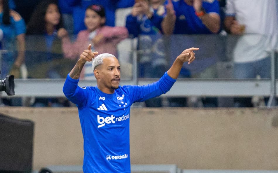Matheus Pereira foi o destaque da classificação do Cruzeiro na Libertadores (Foto: Fernando Moreno/AGIF/Folhapress)
