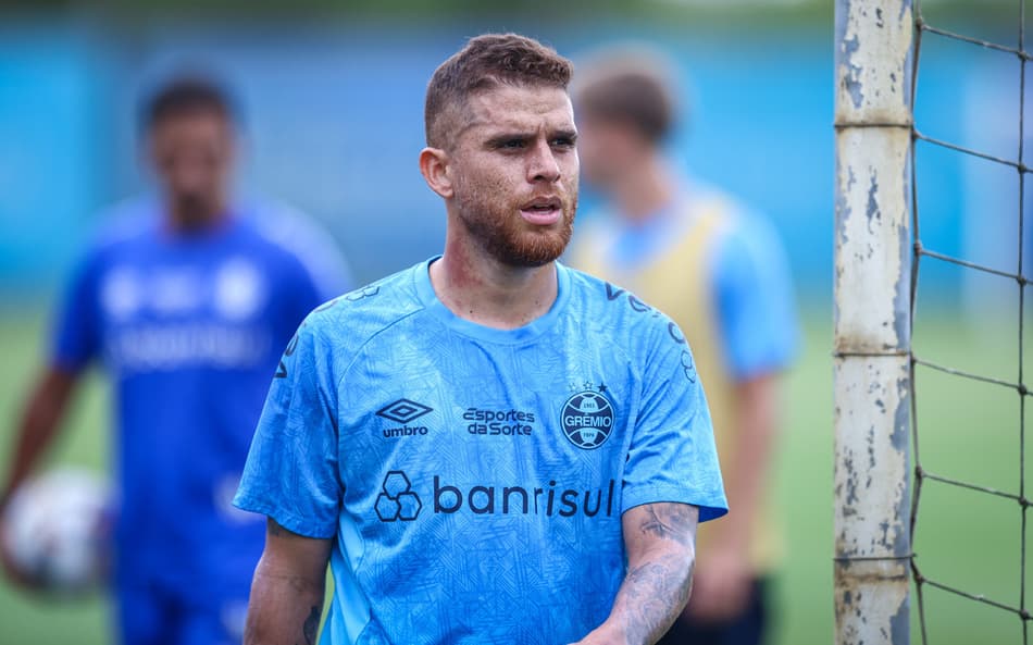 Cuellar em treinamento do Grêmio (Foto: Lucas Uebel/Grêmio FBPA)