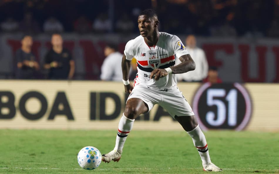 Atleta do Tricolor não vêm sendo relacionado para os últimos jogos (Foto: Rubens Chiri e Paulo Pinto/Saopaulofc.net)