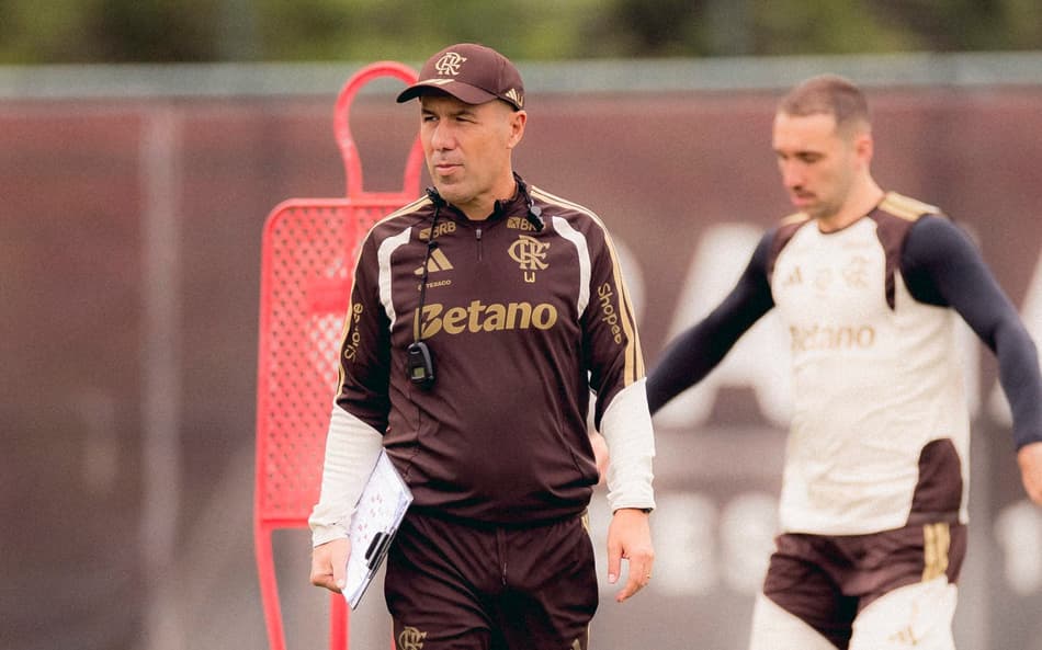 Leonardo Jardim comanda treino do Flamengo no Ninho do Urubu (Foto: Adriano Fontes / Flamengo)