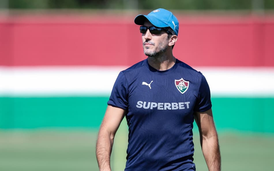 Zubeldía em treinamento do Fluminense (Foto: Marcelo Gonçalves/ Fluminense FC)
