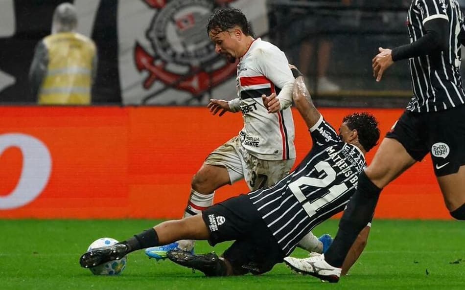 Com o triunfo, Corinthians foge da zona de rebaixamento (Foto: Rubens Chiri/Saopaulofc.net)