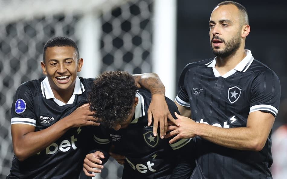 Cristian Medina fez o primeiro gol do Botafogo contra o Petrolero (Foto: Vítor Silva/Botafogo)