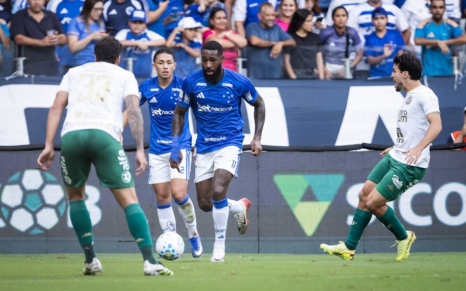 Gol anulado em Cruzeiro x Chapecoense divide opiniões: 'Loucura'