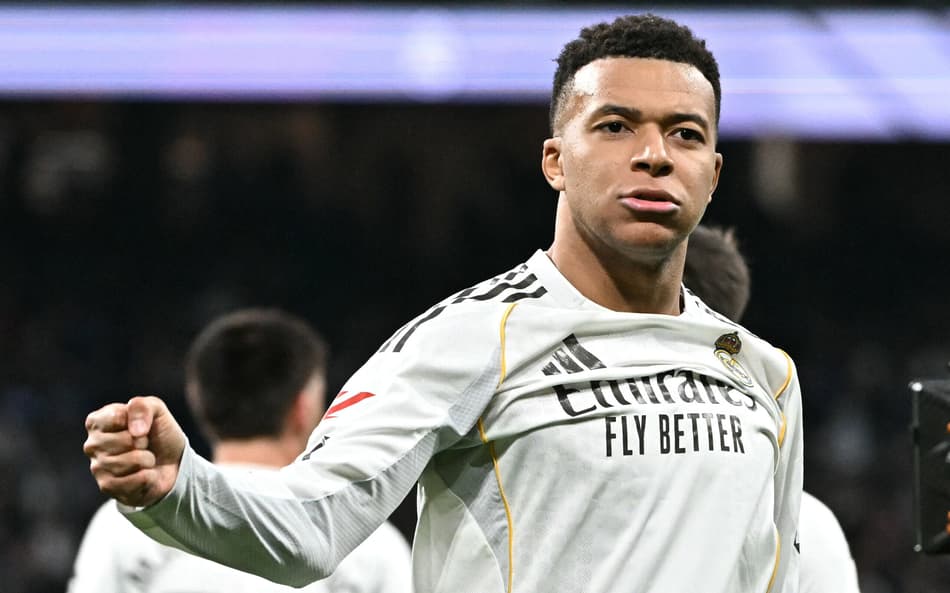 Mbappé comemora gol do Real Madrid contra o Levante (Foto: Javier SORIANO / AFP)