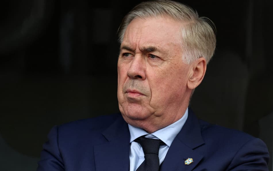 Ancelotti na partida entre Brasil e França (Foto: FRANCK FIFE / AFP)