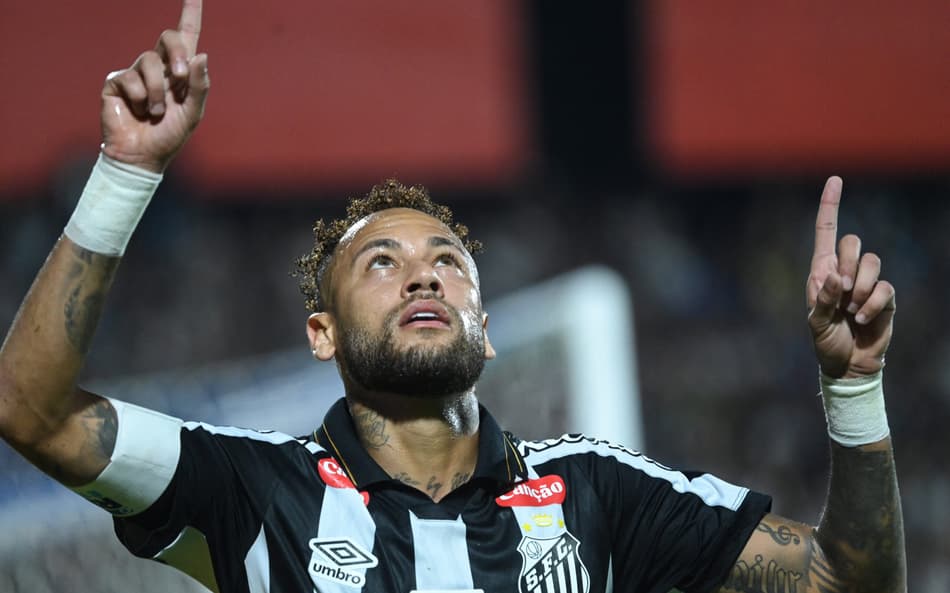 Neymar comemora gol pelo Santos diante do Recoleta. (Foto: Daniel Daurte / AFP)