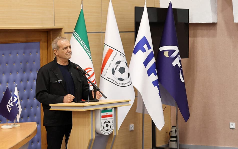 Presidente do Irã se despedindo seleção de futebol antes das suas idas para a Copa do Mundo