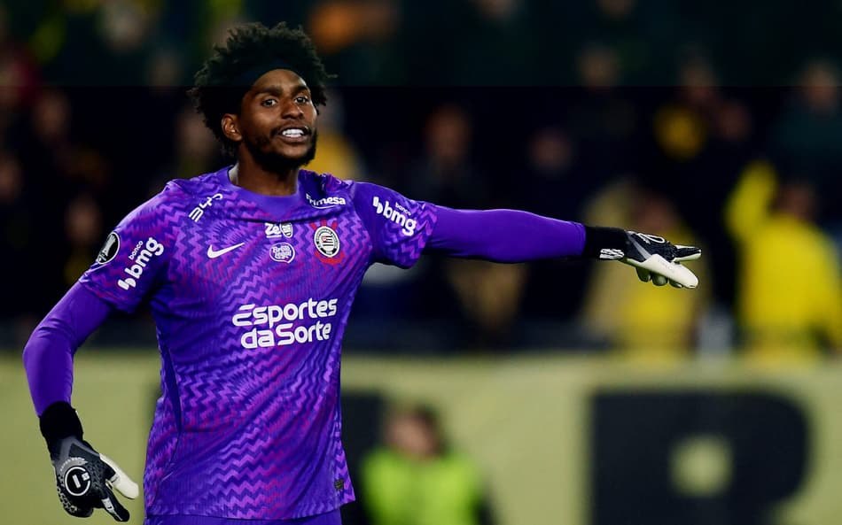 Hugo Souza desabafa após ausência na Copa: 'Vida não é feita só de vitórias'