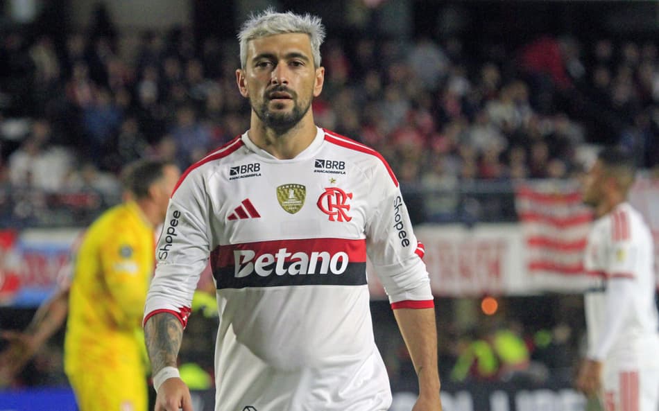 Arrascaeta em partida da Libertadores pelo Flamengo
