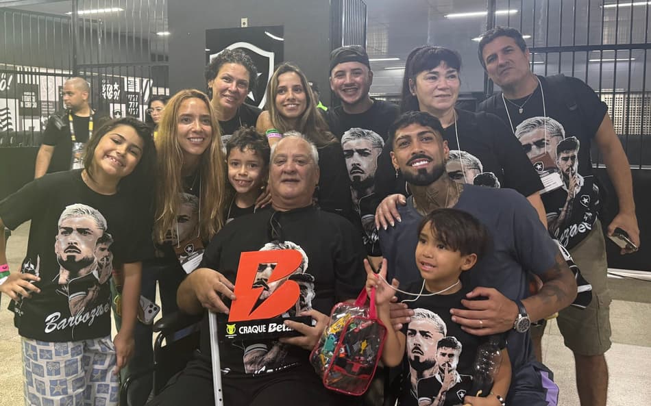 Barboza e sua família se despedem do Nilton Santos, a casa do Botafogo