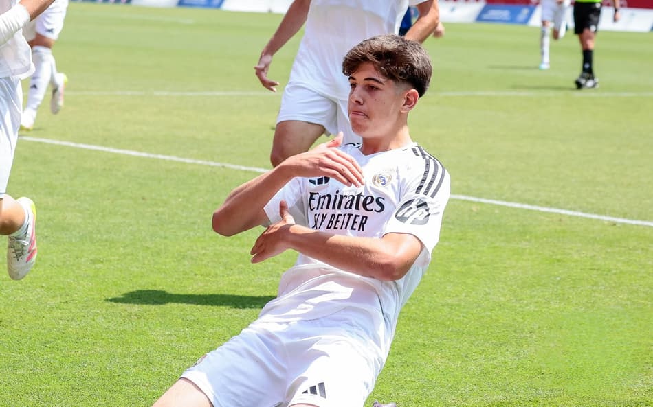 Bryan Bugarín em ação pelo time juvenil do Real Madrid (Foto: Reprodução/X)