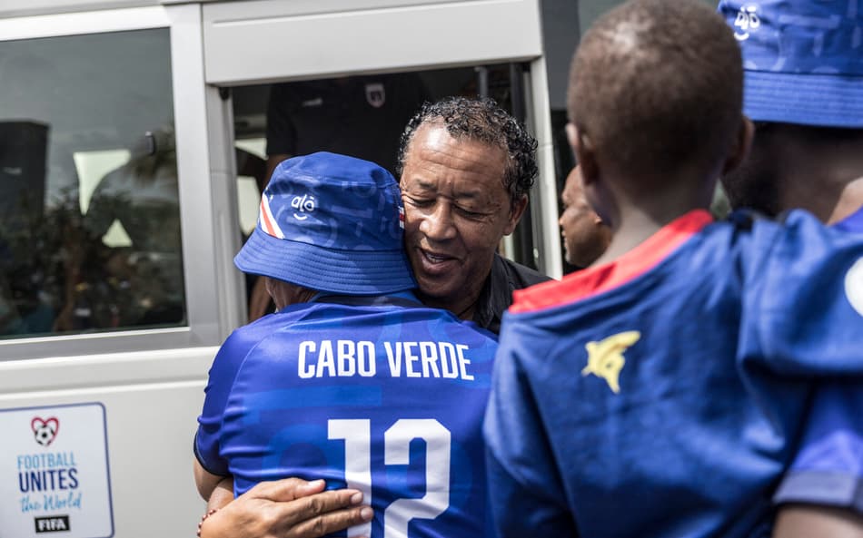 Bubista abraça torcedores cabo-verdianos em tour pré-Copa do Mundo