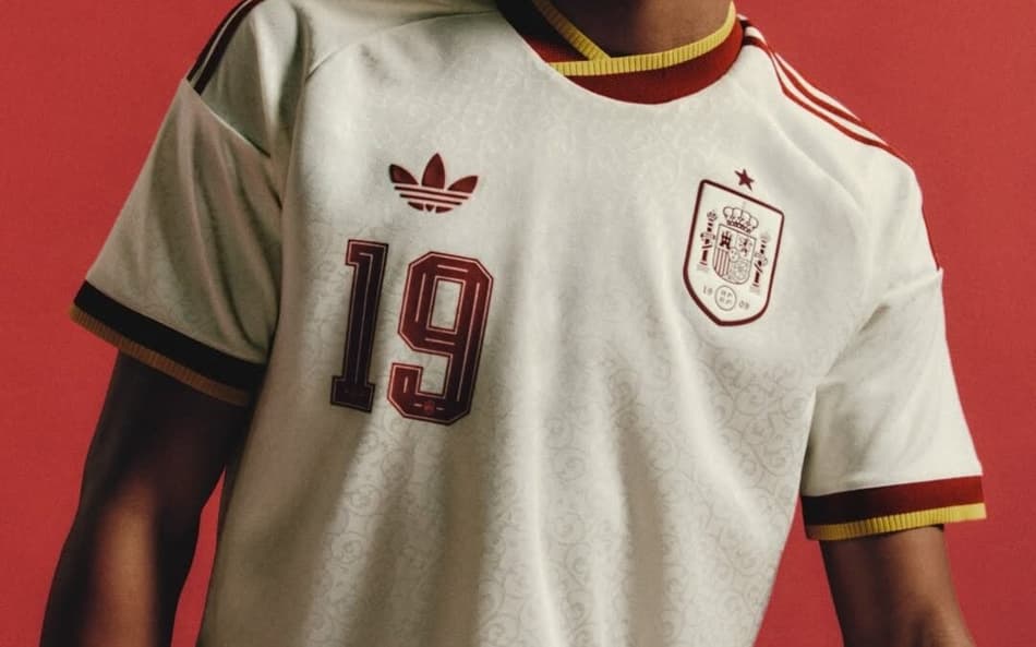 Espanha ficou fora de uma Copa do Mundo por sorteio com venda nos olhos