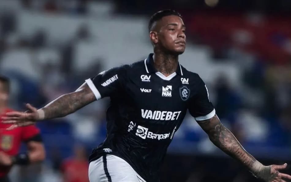 Alef Manga foi o autor do gol de empate da partida na segunda etapa (Foto: Samara Miranda/Remo)