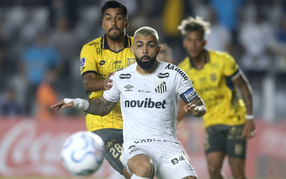 Gabigol em ação contra o Dep.Cuenca pela Sul-Americana